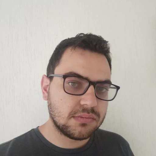 Headshot of Roberto Barroso Fernandez